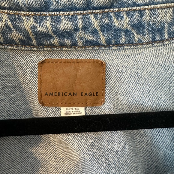 American Eagle Outfitters Light Blue Distressed Denim Jacket - Picture 4 of 6